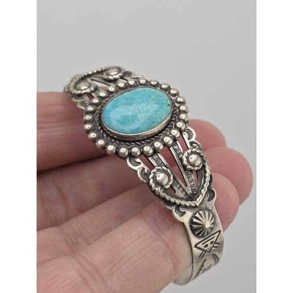VINTAGE FRED HARVEY NATIVE AMERICAN TURQUOISE CUFF BRACELET - Picture 9 of 16